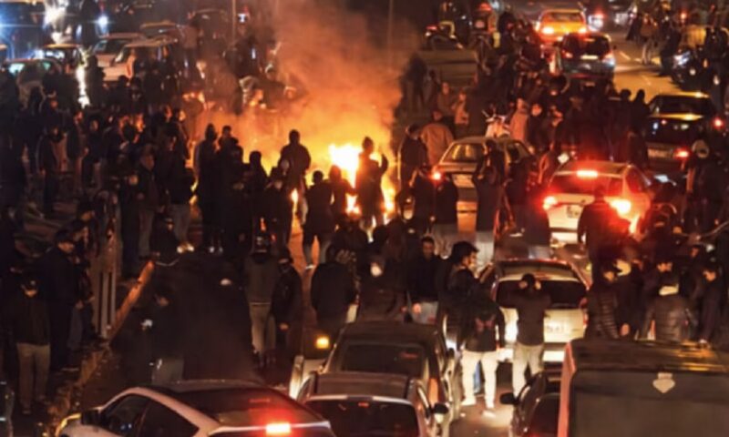 Dezertare, în interiorul puterii de la Teheran. Apel, pentru intervenția SUA