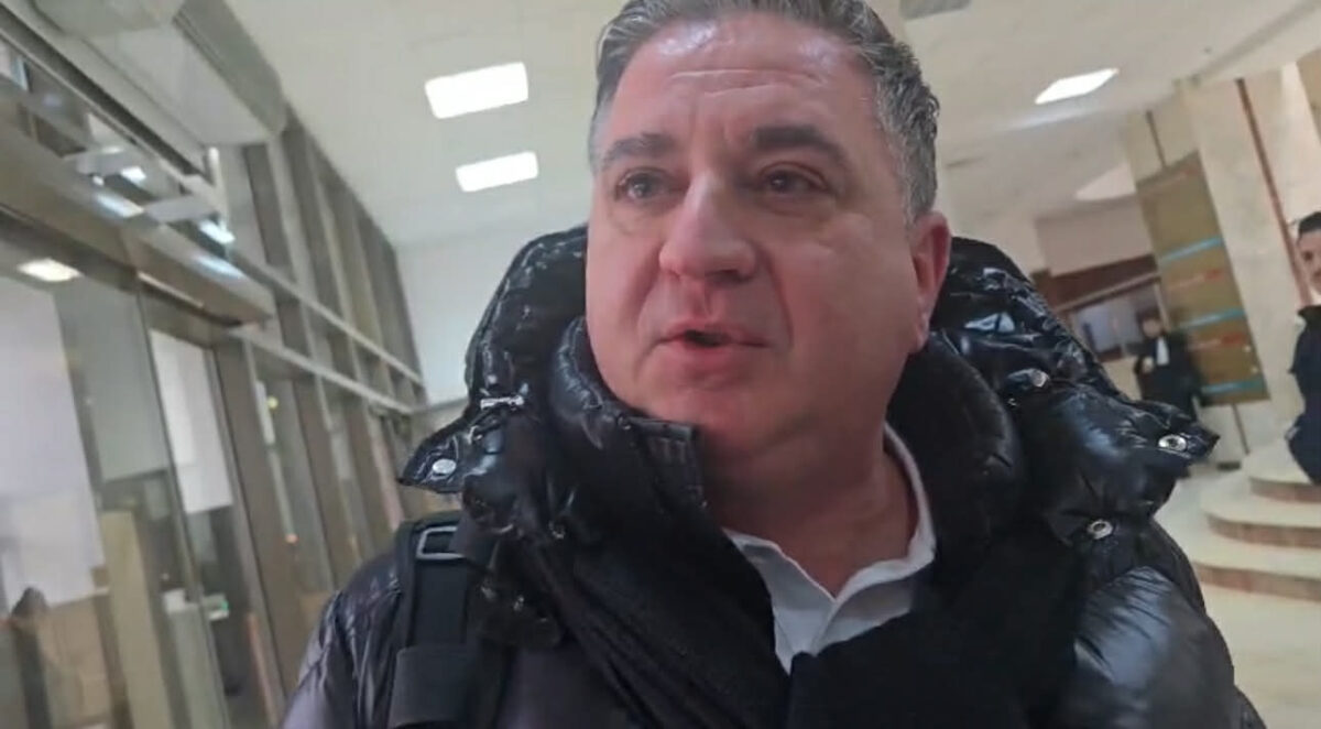 Fostul senator Isăilă usține că nu știe cum arată un milion de euro. Discuție cu Marian Ceaușescu la tribunal. Video