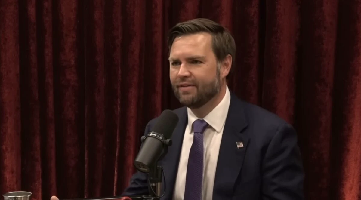 JD Vance explodează: America apără Groenlanda, nu Danemarca apără Groenlanda