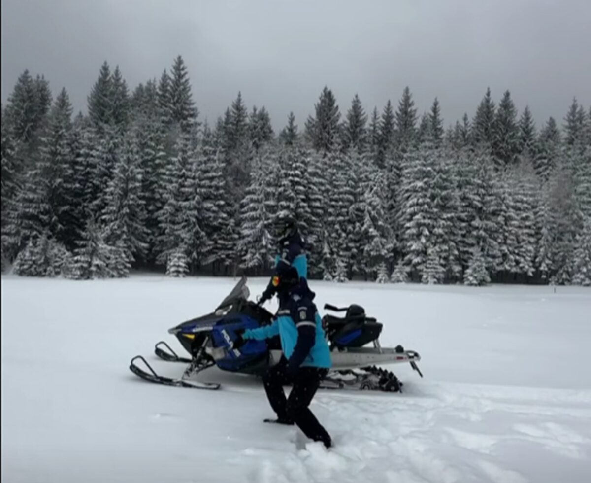 Jandarmii montani, experiment la -17 grade în Harghita: Aceasta este temperatura din biroul jandarmilor