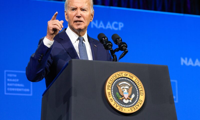 Joe Biden condamnă evenimentele din Minneapolis: „Nu suntem o națiune care își împușcă cetățenii pe stradă”