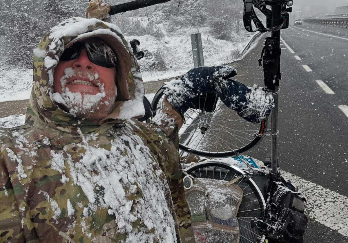 Povestea omului care a făcut ocolul Pământului în 27 de ani. Care a fost cel mai greu moment al aventurii sale