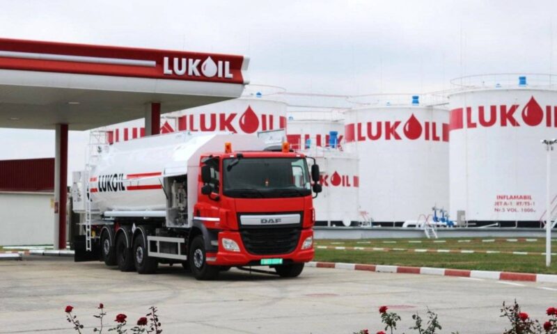Activele Lukoil din Aeroportul Chișinău au trecut în proprietatea statului, stațiile urmând să fie preluate de o companie americană