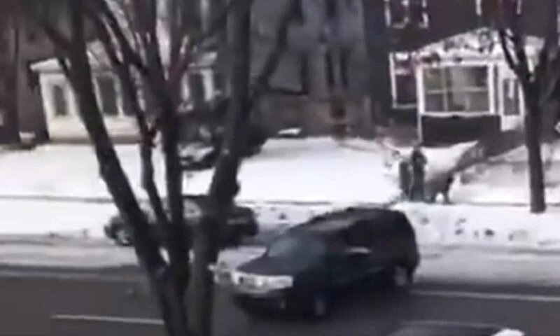 Noi dovezi video despre incidentul din Minneapolis. Ce s-a întâmplat înainte ca agentul ICE s-o împuște pe femeia care mergea cu mașina spre el