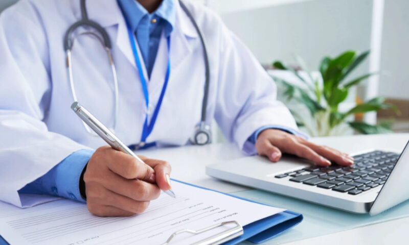 Consultații și analize gratuite. CNAS a actualizat Ghidul asiguratului, cine sunt beneficiarii