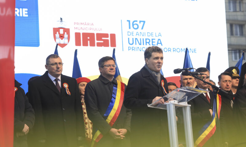 Nicușor Dan, huiduit și la Iași: Vă rog să respectați imnul și ceremoniile eroilor. Update