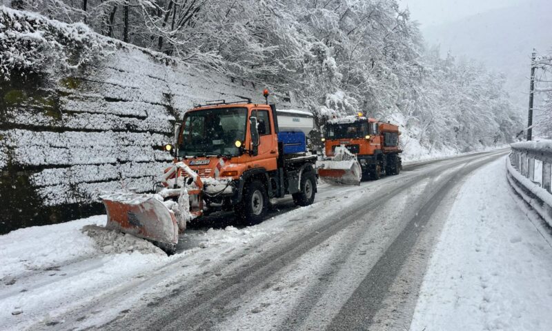 Iarna a pus stăpânire pe România. Cod portocaliu și galben de ninsori și viscol emis de ANM