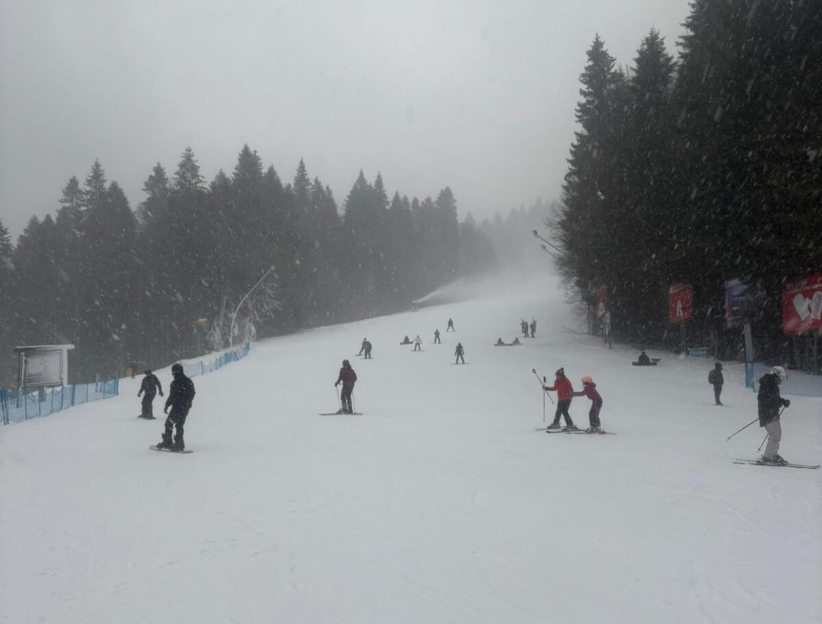 Pericol pe munte din cauza ninsorilor abundente. Risc mare de avalanșă în mai multe zone