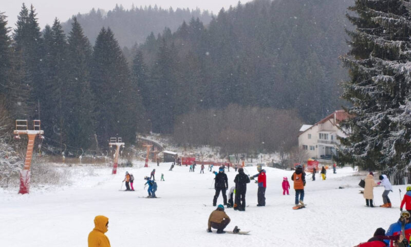 Crăciunul pe rit vechi, sărbătorit în România. Hotelierii nu au dus lipsă de turiști