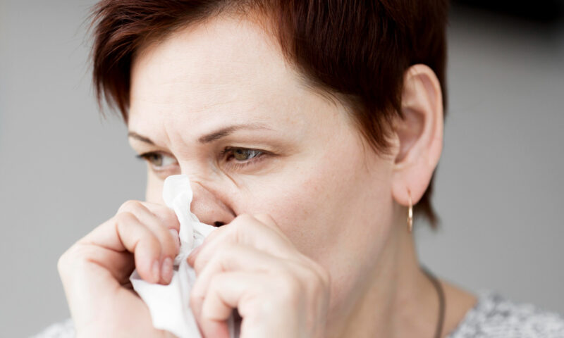 Diferența dintre o răceală prelungită și sinuzită. Explicațiile medicilor