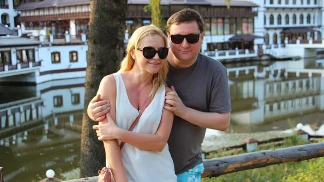 Din cuplu-model în coșmar. Bătăi, violență și prăbușirea căsniciei din presa moldovenească