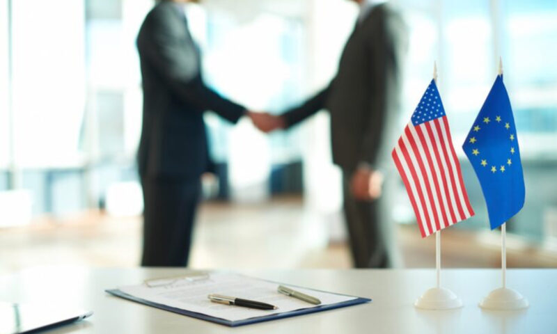 România, prinsă între parteneriatul cu SUA și UE. Dîncu: lingușirea lui Donald Trump nu mai funcționează pentru Europa