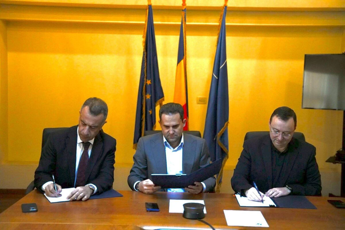 Semnarea contractului pentru lotul 3 al Drumului Expres Arad-Oradea