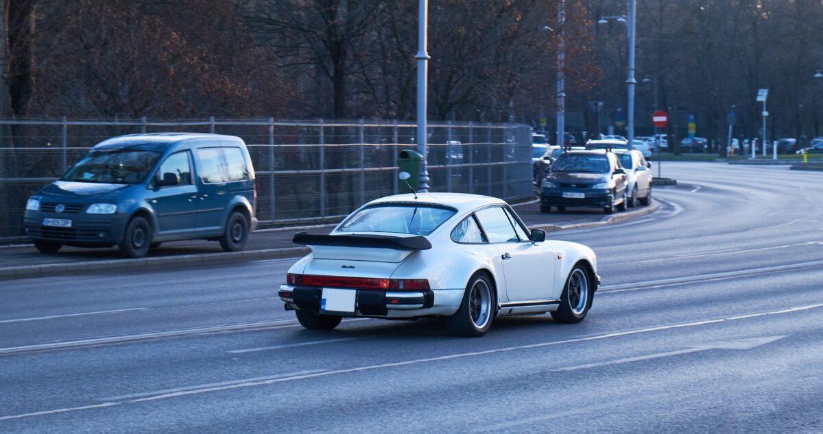 Codul Rutier. Când poți depăși linia continuă fără să fii amendat