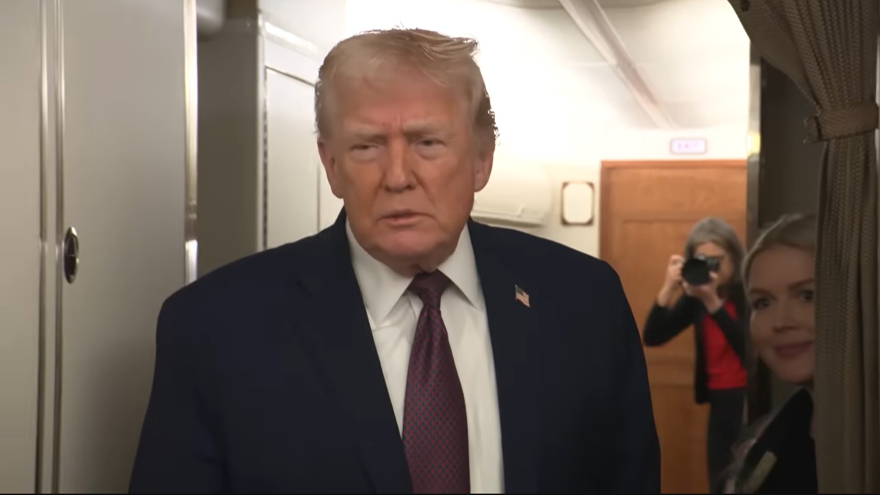 Trump, Air Force One