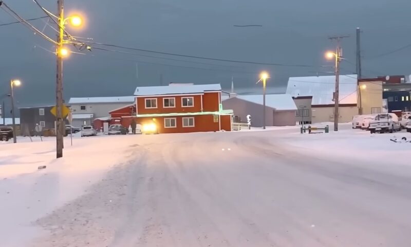 Utqiagvik, orașul din Alaska unde soarele dispare luni întregi și revine abia la finalul lunii ianuarie