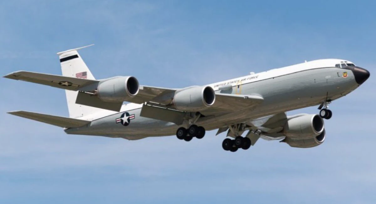 Aeronava care caută urme radioactive, trimisă în Europa pe fondul escaladării cu Iranul