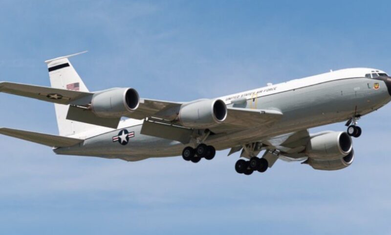 Aeronava care caută urme radioactive, trimisă în Europa pe fondul escaladării cu Iranul