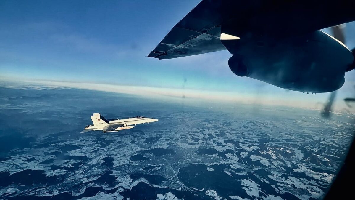 Aeronavă, Nicușor Dan, F-18