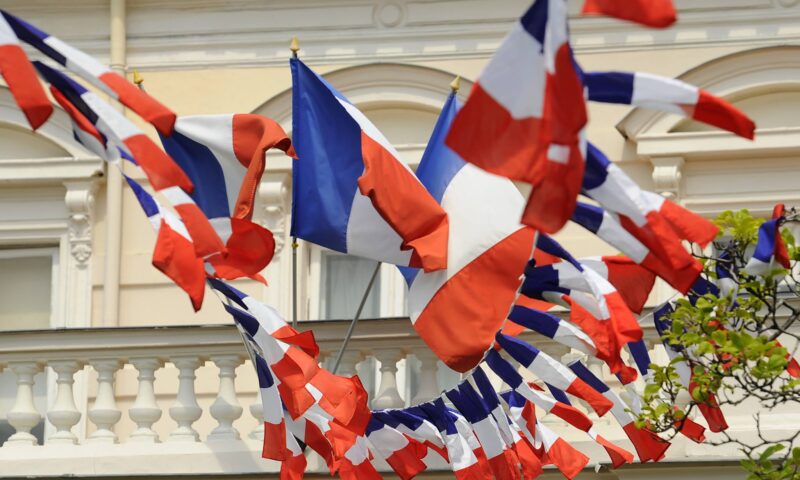 Ambasada Franţei: Prezenţa militară în România nu depinde de negocierile UE-Mercosur. Informaţiile sunt false