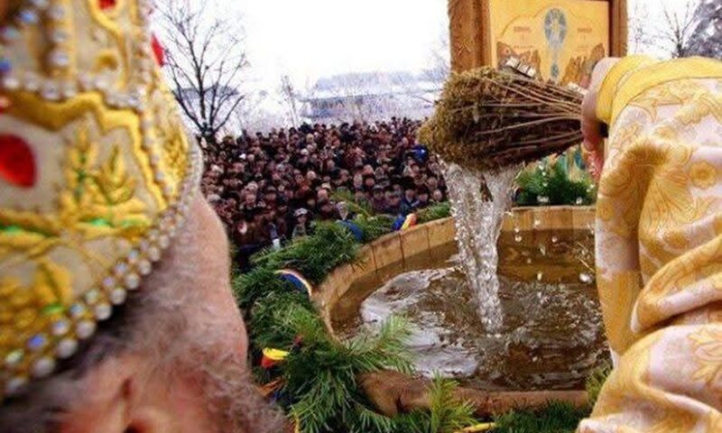 Obiceiuri și tradiții de Bobotează. Ziua Botezului lui Iisus, când apele se sfințesc iar răul dispare