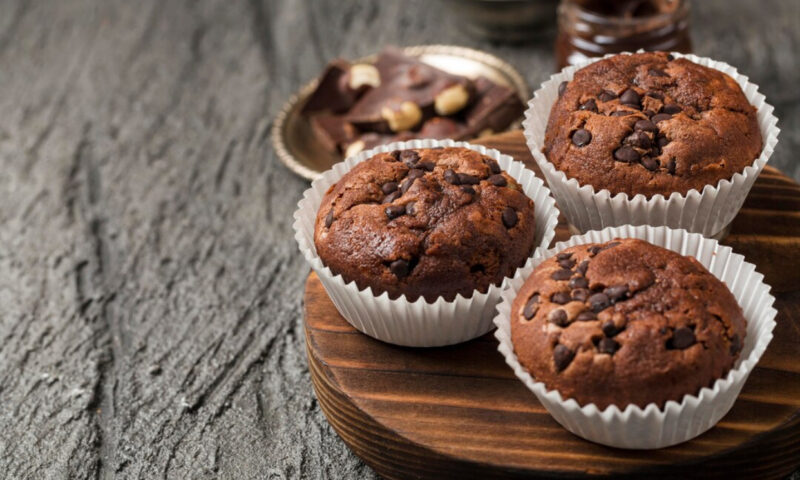 Rețeta clasică de brioșe cu ciocolată, explicată pas cu pas. Un desert care te cucerește pe loc