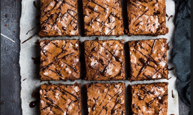 Brownies cu ciocolată neagră și avocado. O rețetă cu puține calorii