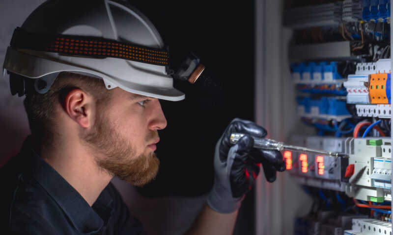 Întreruperi de curent electric. Ce zone vor fi afectate de luni, 12 ianuarie