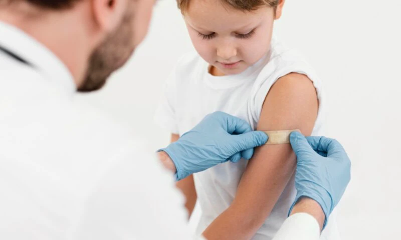 Exclusiv. Vaccinare antigripală în școli. 3 din 4 români ar susține măsura, potrivit unui sondaj INSCOP