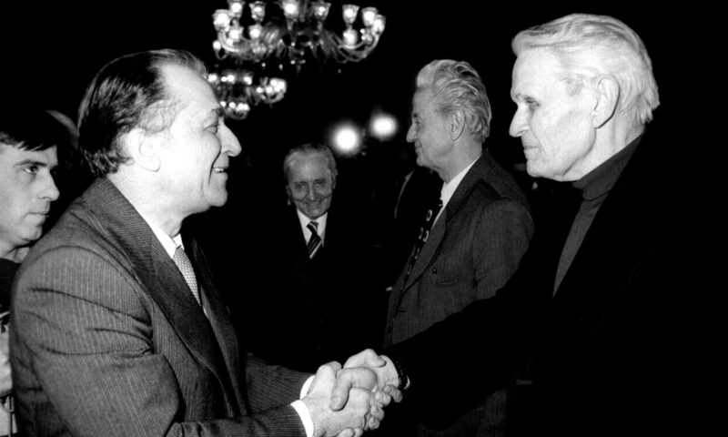 21 ianuarie 1990. Corneliu Coposu îi propune lui Ion Iliescu să candideze pe listele PNȚCD. Relatarea lui Ion Caramitru