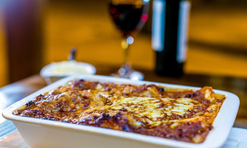 Lasagna fără calorii. Rețeta surprinzătoare a doi bucătari celebri