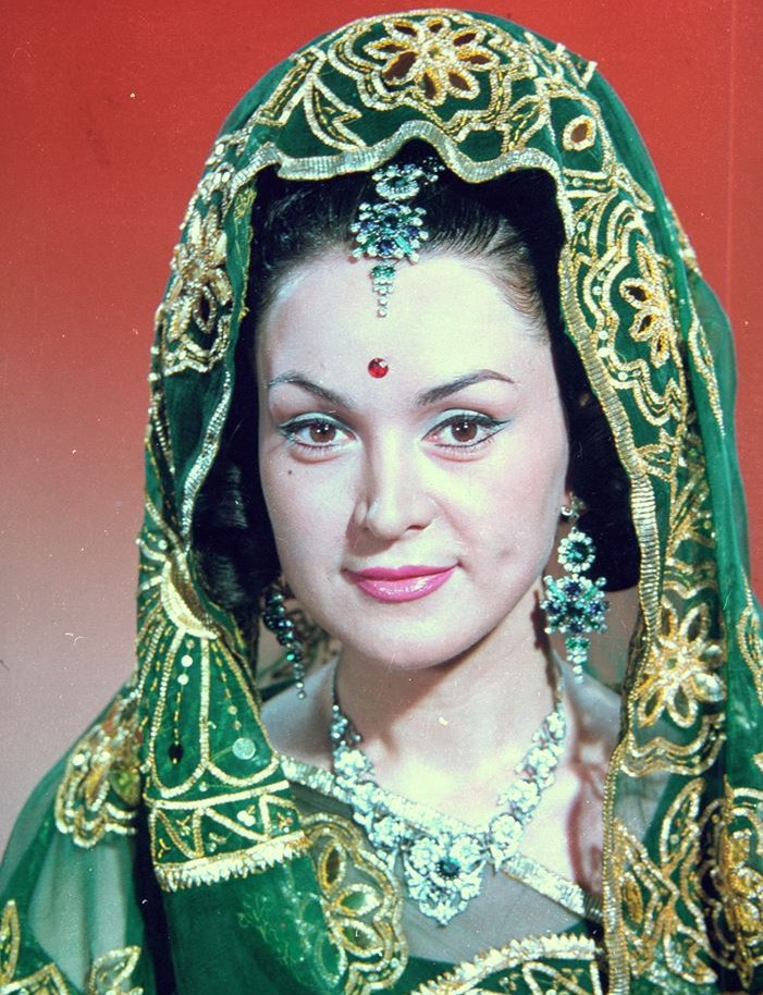 Românca fascinată de cinematografia indiană care l-a întâlnit pe Raj Kapoor