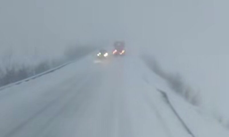 Trafic îngreunat pe DN 67C Novaci - Rânca. Se circulă în condiții de iarnă, din cauza vremii nefavorabile