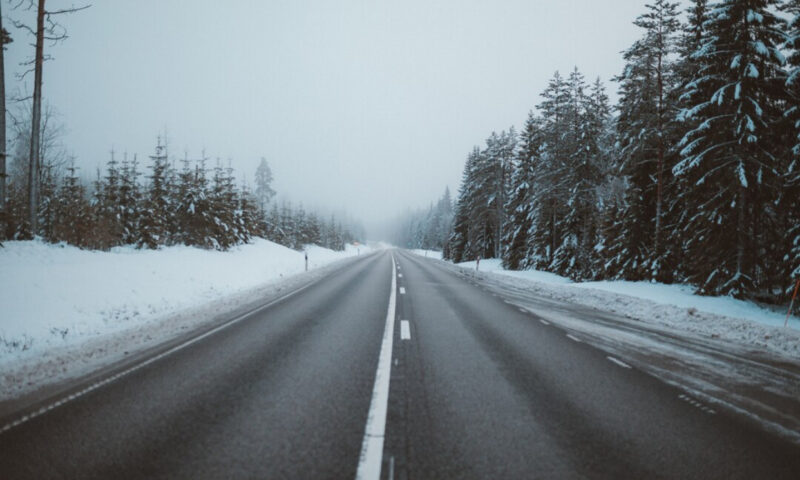 Fenomen periculos pe șoselele din România. Șoferii, sfătuiți să circule cu prudență