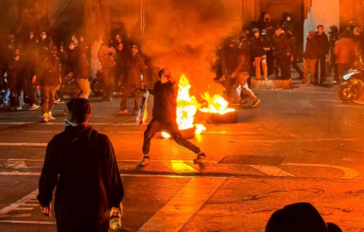 Represiunea din Iran a lăsat în urmă 16.500 de morți și 330.000 de răniți