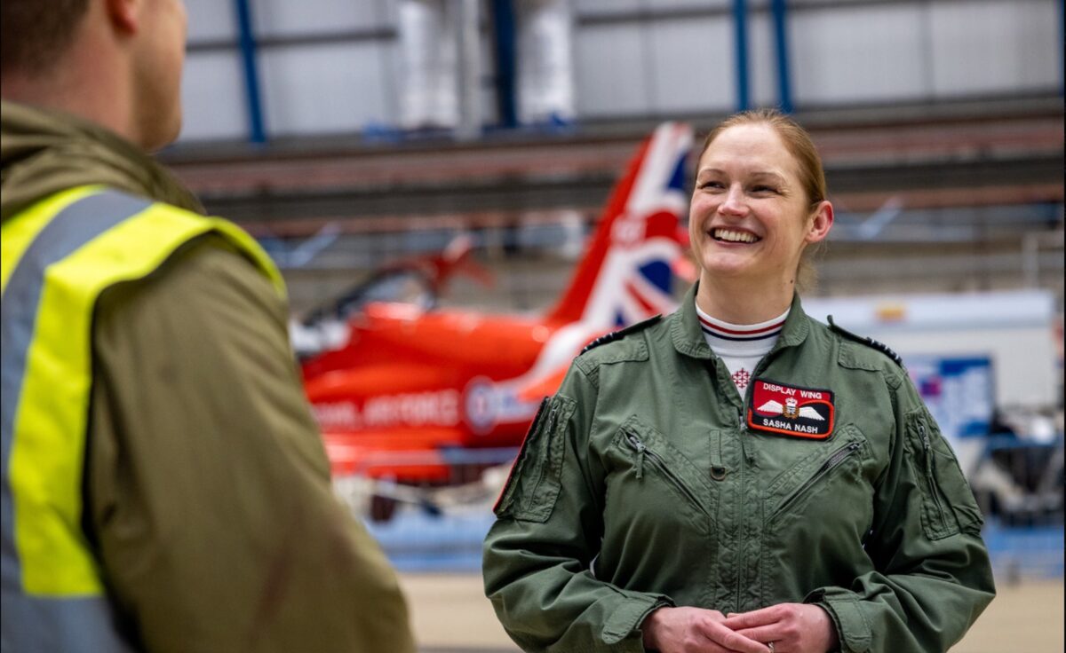 Sasha Nash, prima femeie la conducerea Red Arrows. Cine este noul comandant a celebrei echipe