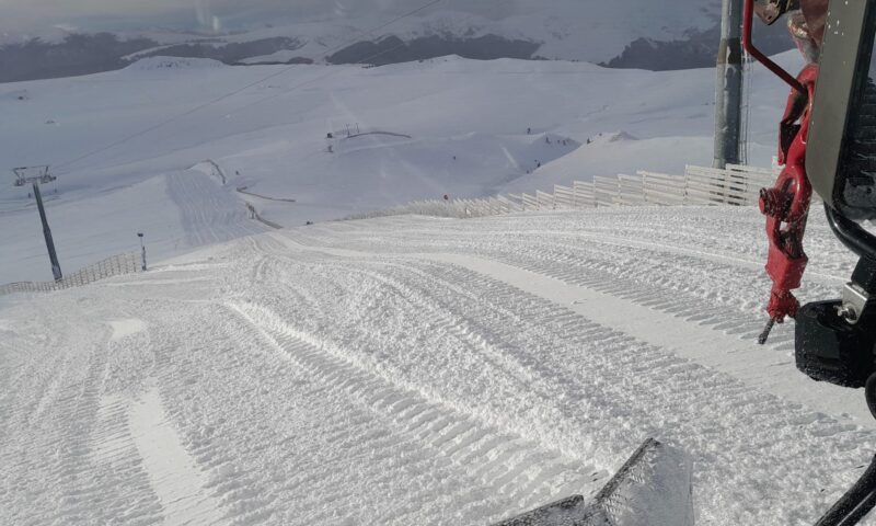 Zăpadă în Sinaia și la Poiana Brașov. Restricții și zone închise pentru turiști