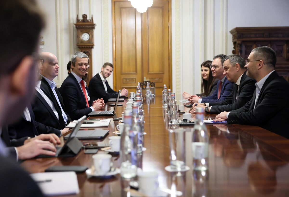 Grindeanu, discuții cu banca americana JP Morgan: Stimularea economiei este esențială