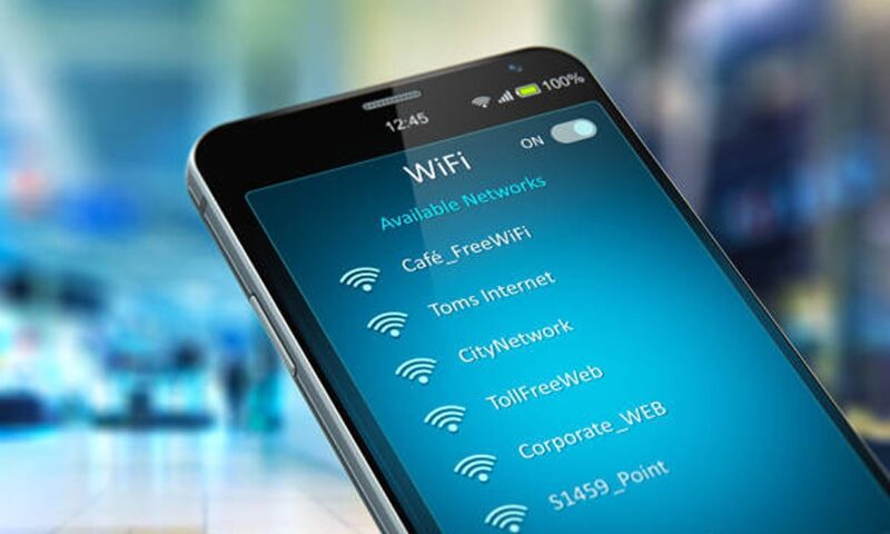 Telefonul tău e vulnerabil. De ce e bine să dezactivezi WiFi-ul în spații publice