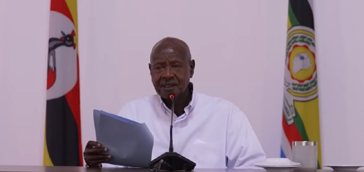 Museveni rămâne la putere în Uganda, după un vot controversat. Internet oprit, proteste anunțate și victime, raportate