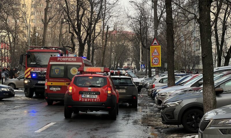 O fetiță de cinci ani din Capitală, lovită mortal de o mașină chiar în fața școlii. La volanul mașinii se afla o femeie