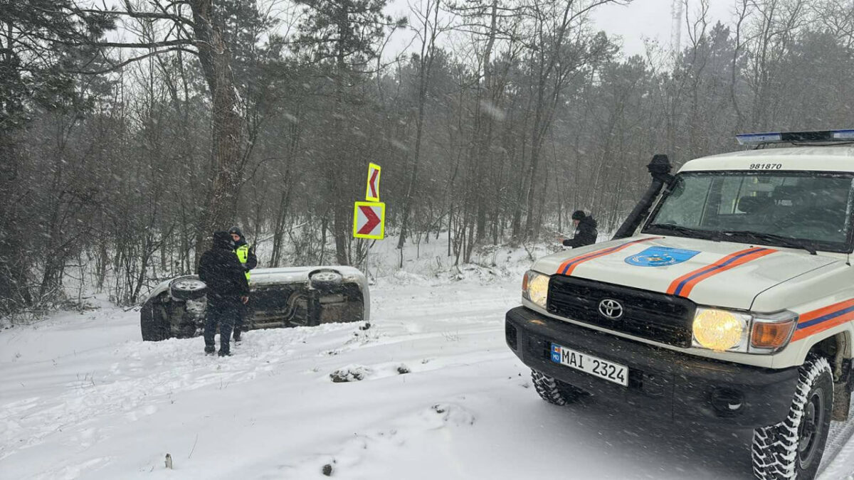 Un microbuz cu 16 persoane s-a răsturnat pe DN5, în Giurgiu. A fost activat Planul Roșu de Intervenție