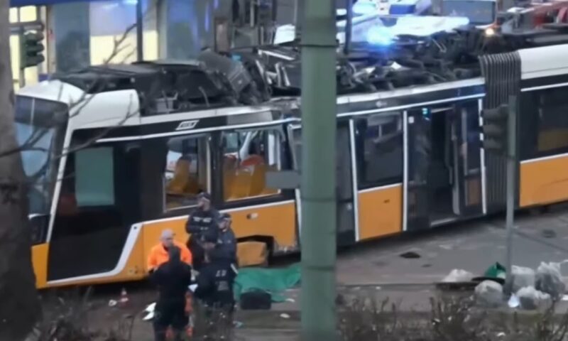 O persoană a murit, iar alte 39 au fost rănite, după ce un tramvai a deraiat în Milano 