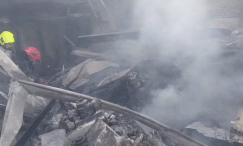 Un elicopter al armatei iraniene a căzut într-o piață din Dorcheh, provocând incendiu