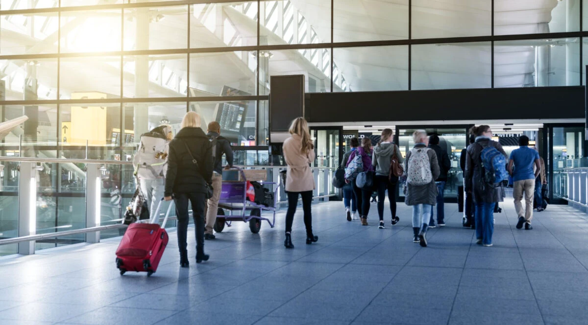 MAE, despre situația fiicei lui Ponta: Nu apare în sistemul consular și nu putea fi pe listă