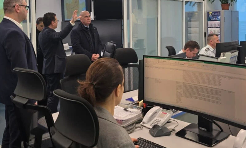 Bolojan, vizită-fulger la MAI pentru situația intervențiilor legate de vremea severă