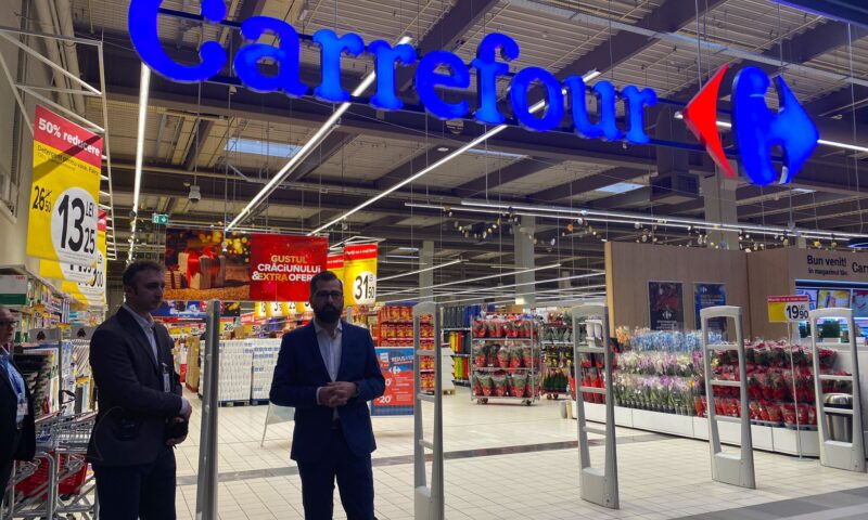 Carrefour vinde operațiunile din România către Paval Holding, deținătorul Dedeman. Tranzacția, evaluată la 823 de milioane de euro