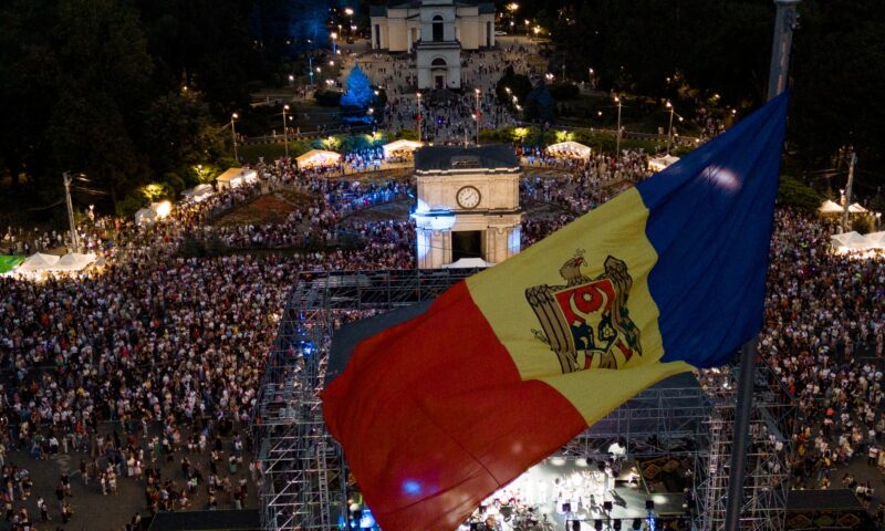 Artiștii din CSI și statele agresive vor putea participa la evenimente în Republica Moldova doar cu notificare prealabilă