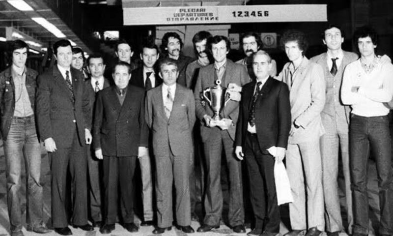 Aniversare specială pentru Dinamo în zi de derby. Campionii din 1981, omagiați înaintea meciului cu Steaua