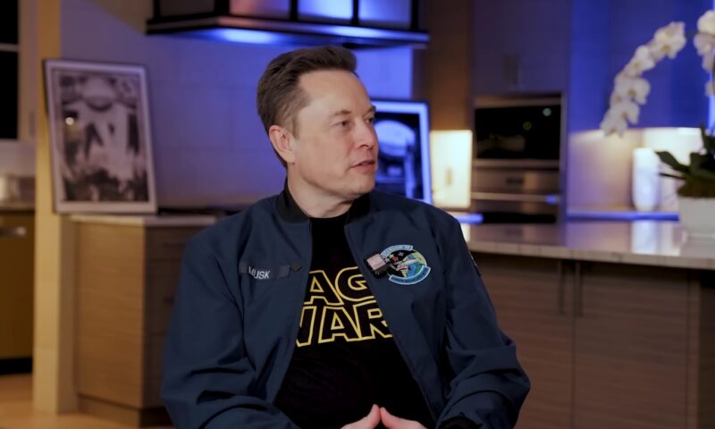 Elon Musk a devenit primul om din istorie cu o avere de peste 800 de miliarde de dolari